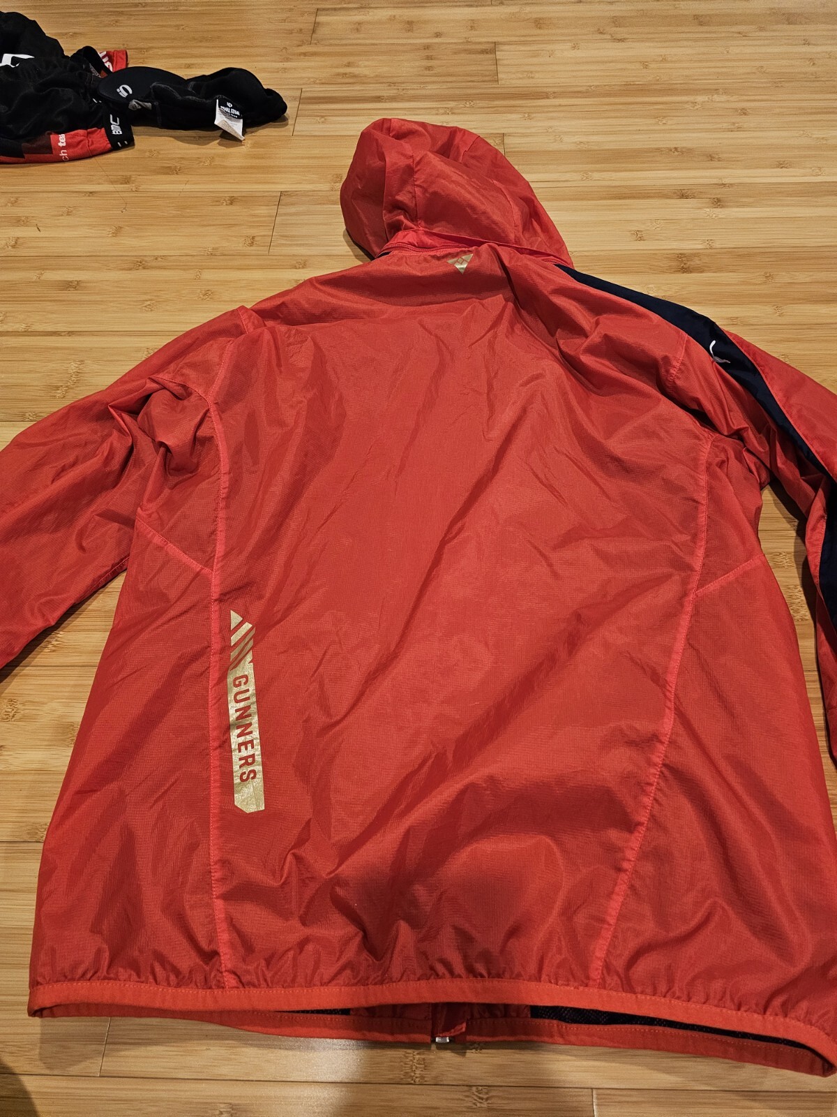 Puma Arsenal Rain Jacket/Wind breaker Jacket Red/Gold L Full Zip