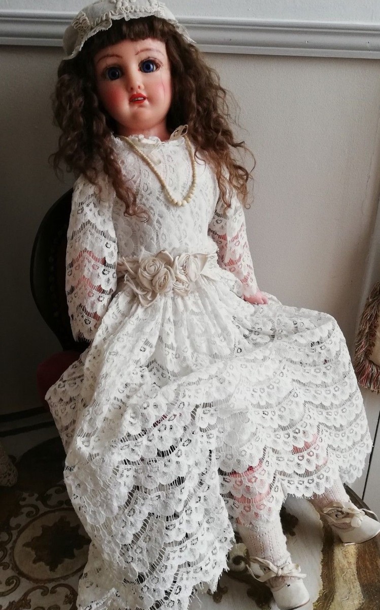 Lot De Poupées Anciennes Avec Habits En Dentelle - Taille 30 Cm