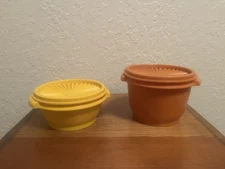 2 Vtg Tupperware Containers, 1323-6 886-12, Good Condition Couple Scuffs