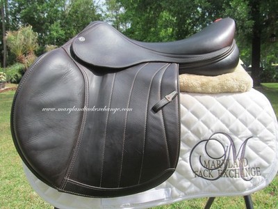 17.5'' EQUIPE EK26 close contact jumping saddle-WIDE  +2 TREE 2023 MODEL + COVER