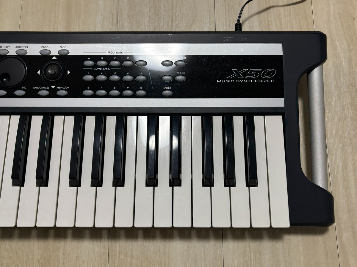 純正ケース付 Korg X50 61鍵 コルグ Korg X50 61-Key Keyboard Synthesizer with Soft Case and