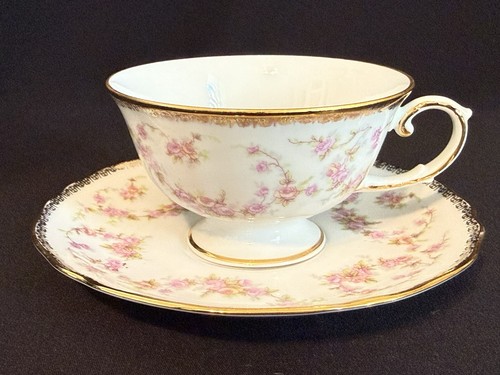 Schumann Bavaria ORIGINAL BRIDAL ROSE Gold Trim Coffee / Tea Cup and Saucer MINT