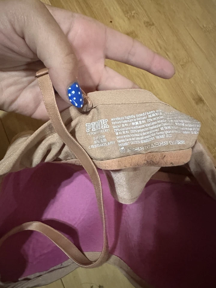 Victoria Secret Pink Women’s Wireless Lightly Lined Bra Size Small Coral Color - Image 4 of 4