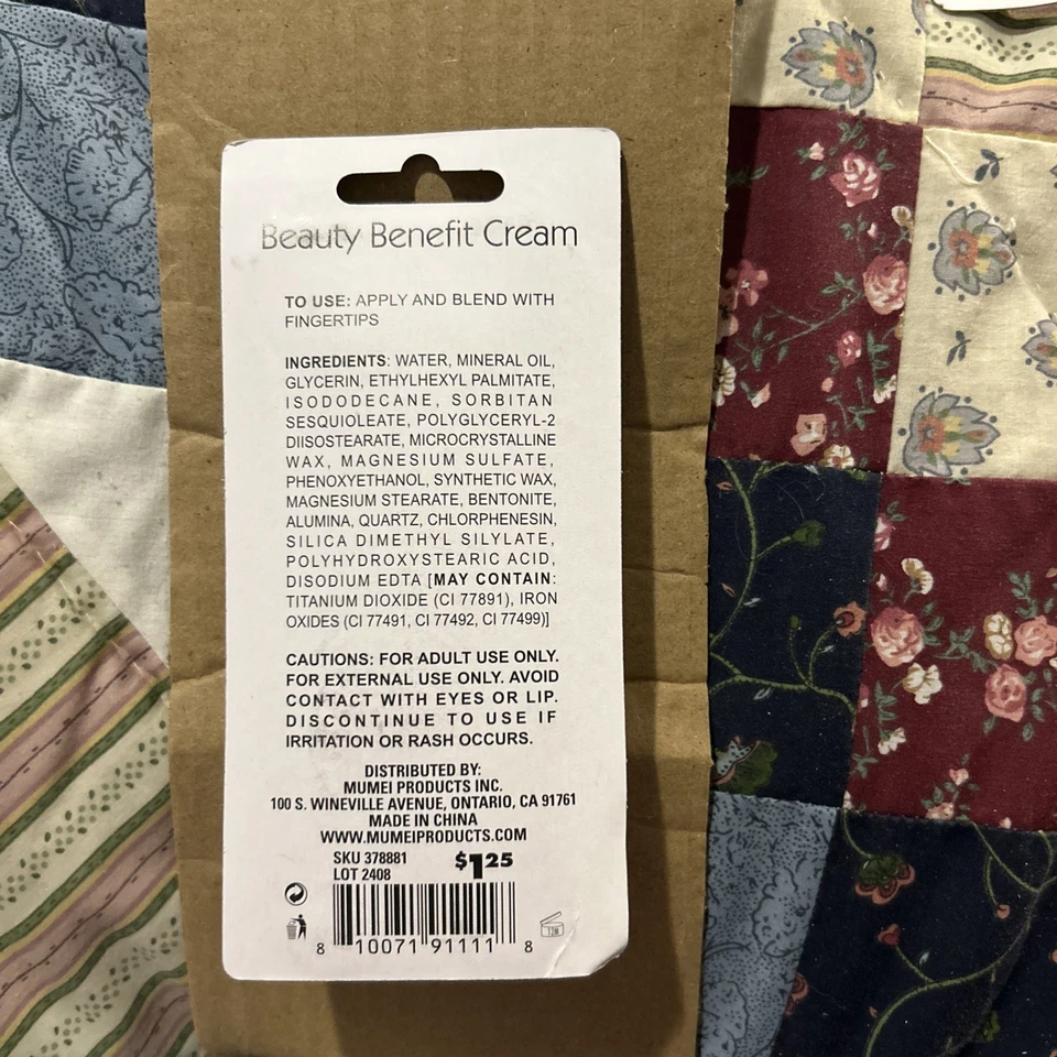 Base en crema Candy Moyo Beauty Benefit oscura 1 fl oz Foto 2 de 2