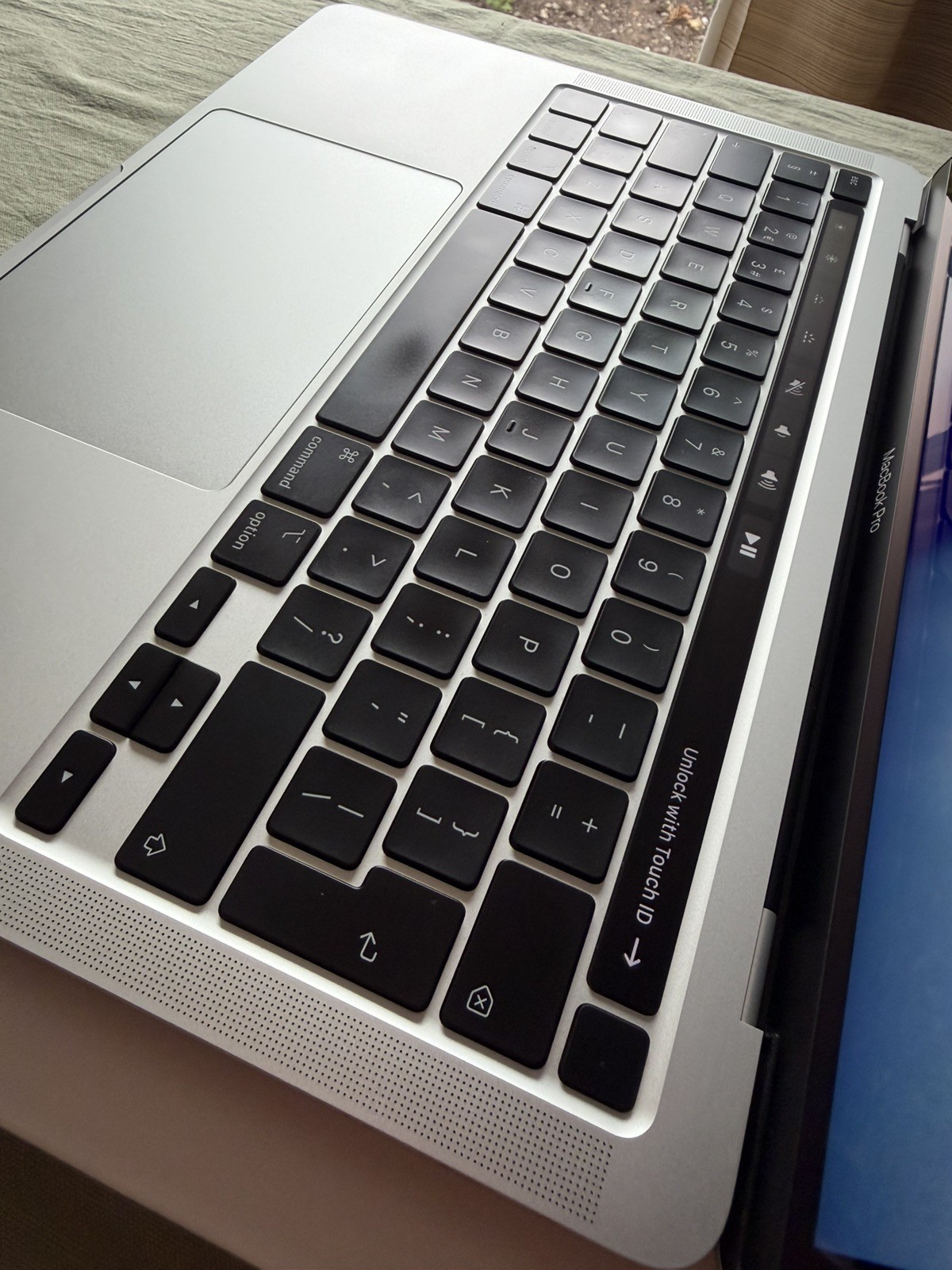 Apple MacBook Pro 13” i5 | 16GB RAM | 512GB SSD | Silver | Mint