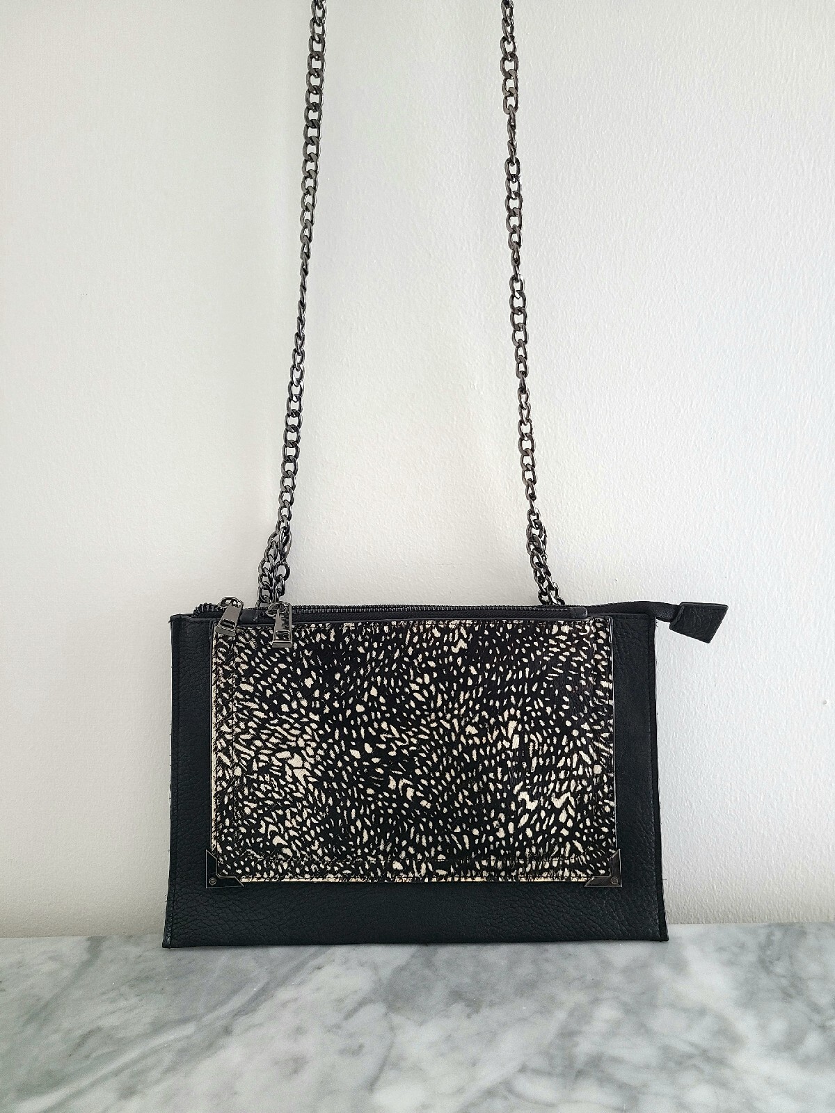 Borsa a tracolla Sondra Robert's nera in vera pelle stampa animale peli pony