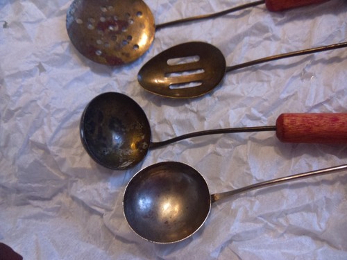 Set 5 Utensili Gioco Cucina Bambini Vintage Manico Legno Metallo Rosso - Foto 3 di 4