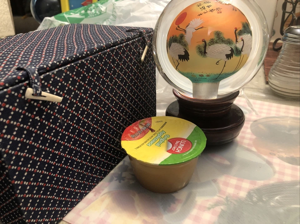 3 libras MUY ELEGANTE EXHIBICIÓN BOLA DE CRISTAL + SOPORTE GIRATORIO Arte Chino Avestruz Foto 2 de 4