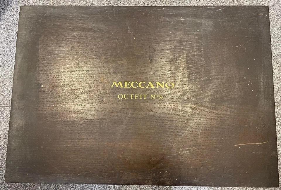 VINTAGE MECCANO # 9 COMPLETE SET IN WOODEN BOX 1940´s - Image 3 of 3