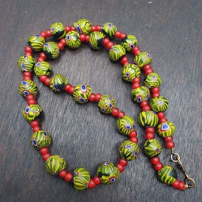 Vintage Rot Weiß Herz 6mm & Roman Style Grün Gabri Augen Perlen Halskette