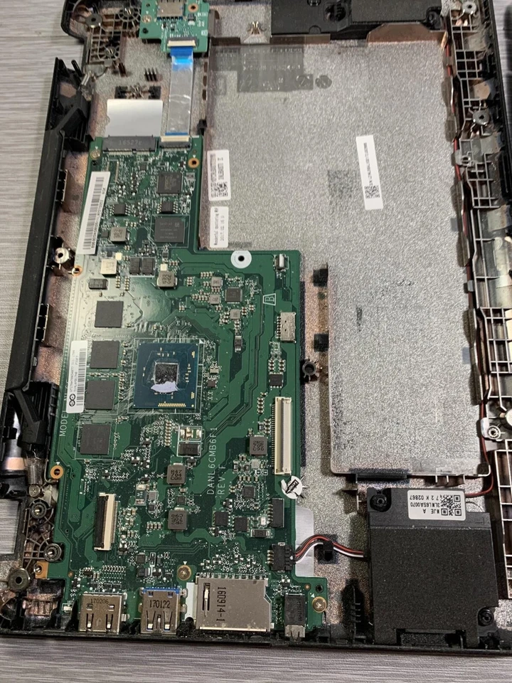 Chromebook Lenovo N23 Intel Celeron *LOTE DE 4 LEER DESCRIPCIÓN* Foto 3 de 4