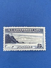 NZ. 1947 LIGHTHOUSES. 2d PALLISER PRE-DECIMAL STAMP -:- IN NICE M.U.H CONDITION.