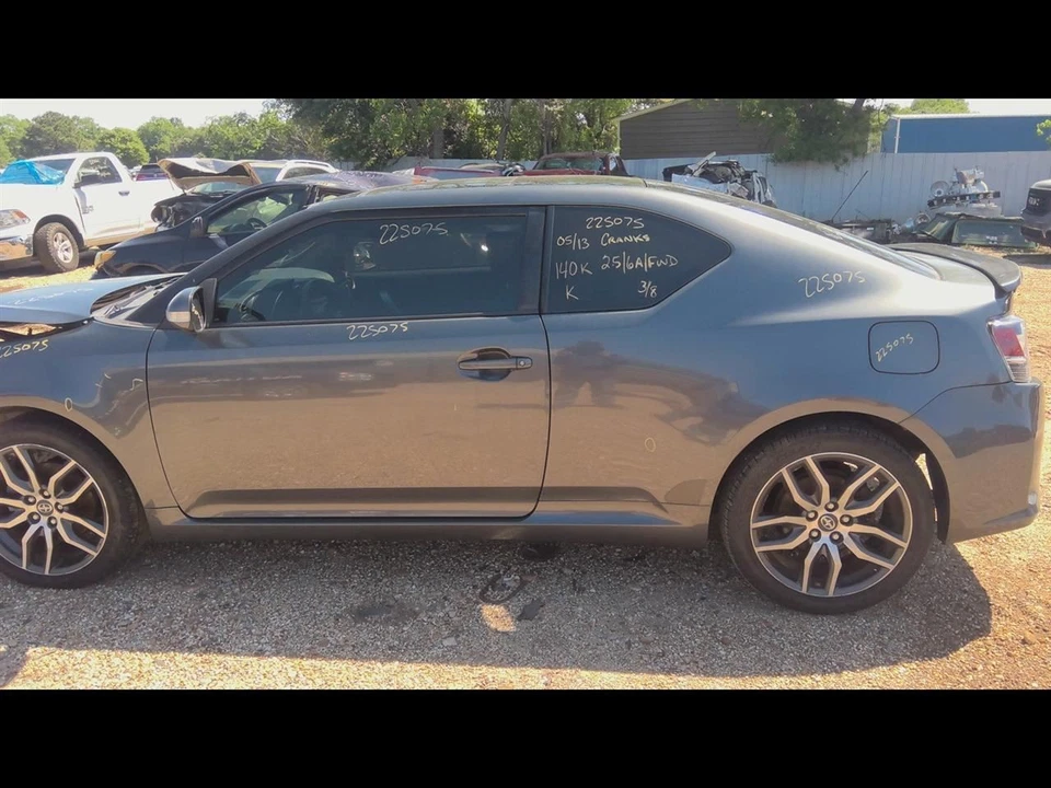 (LOCAL PICKUP ONLY) Trunk/Hatch/Tailgate Base With Spoiler Fits 11-15 SCION TC 1 - Изображение 3 из 4