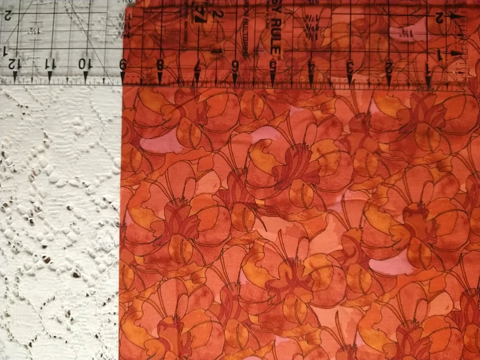 REMNANT Tonal Poppies Poppy Fabric SPRINGS CREATIVE Quilt Cotton Tim Coffey 9x22 - Image 4 of 4