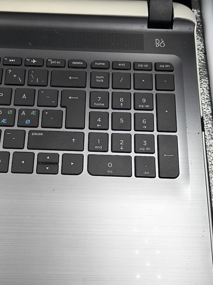 HP Pavilion 15-ab135no Laptop - Aktiv Kosmetik Kleidung Nein SSD - Bild 3 von 4