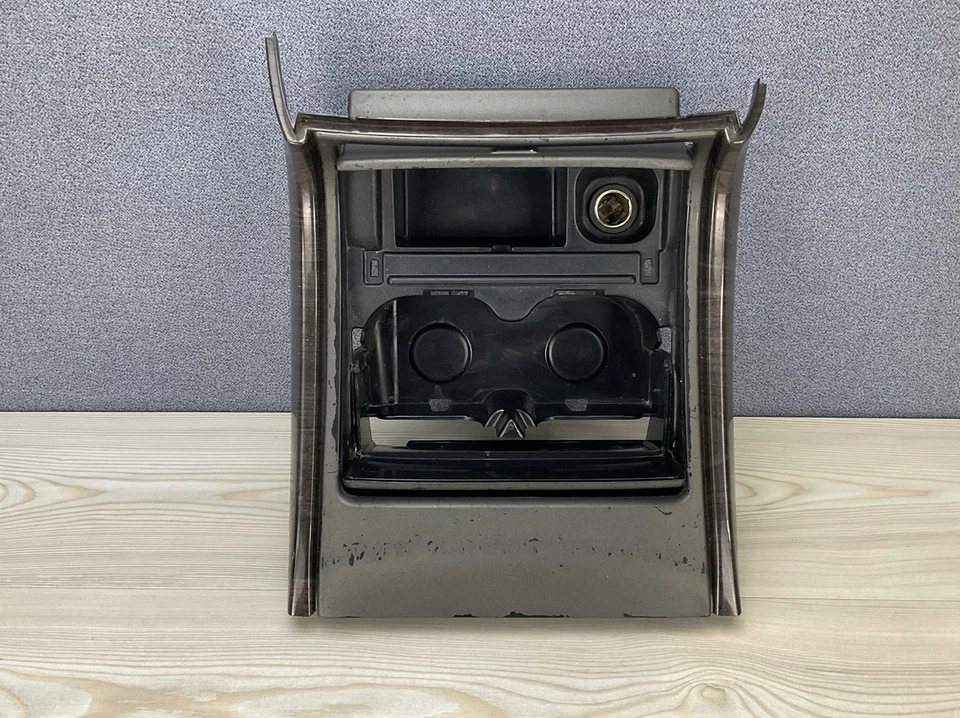 ⭐️ 2003-2006 GMC Sierra Yukon Denali передний центральный подстаканник ободок отделка. Оригинальный производитель оборудования. - Изображение 2 из 4