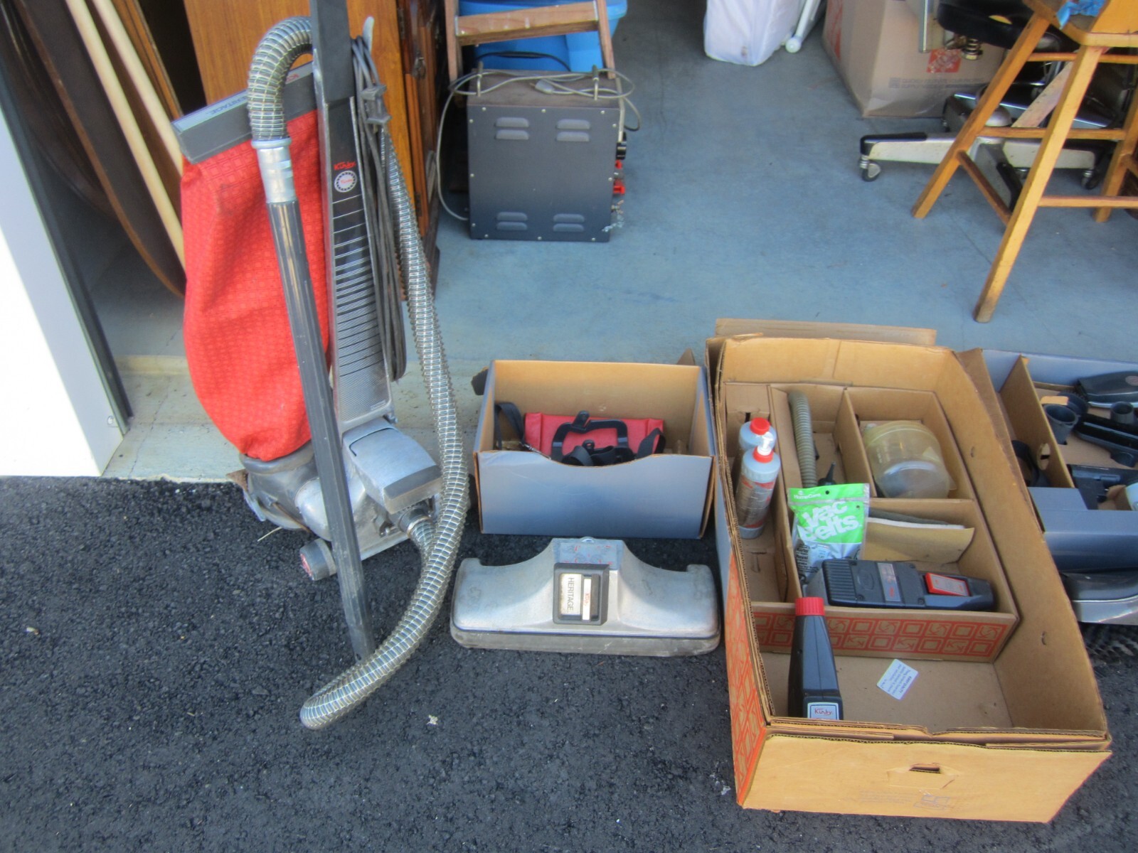 VTG KIRBY TURBO HERITAGE VACUUM W/ACCESSORIES, READ ALL, NO FREE