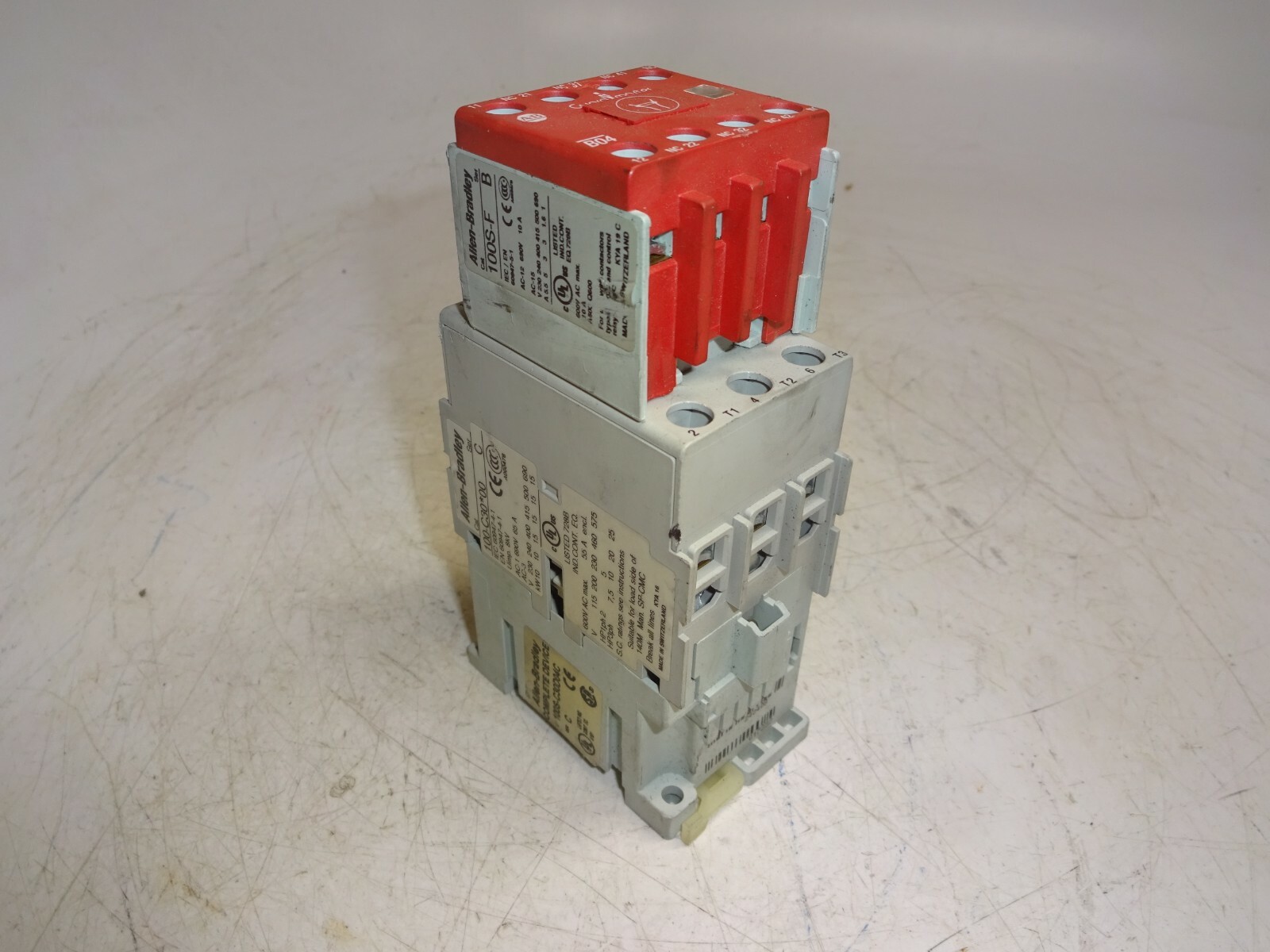 Allen Bradley 100s-c30d04c Guardmaster Safety Relay