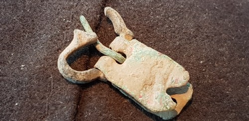 Nice Rare Viking bronze buckle and plate damaged in antiquity L62h