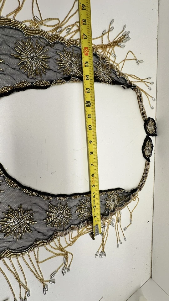 Hermoso chal/envoltura de cuello vintage negro, dorado y plateado con cuentas Foto 4 de 4