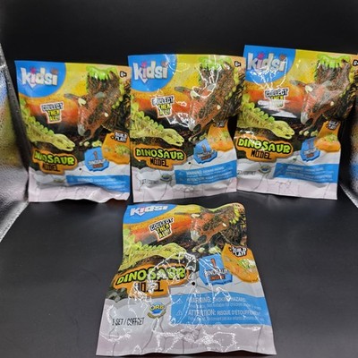 DYI Dinosaur model Kits.  kidsi BlindBag Educational Collectible fun.  set of 4