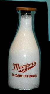 Mumper's Dairy Elizabethtown PA Quart Glass Milk Bottle Long Neck HTF
