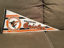 Vintage BALTIMORE ORIOLES full-sized Baseball Pennant MLB Logo 30”