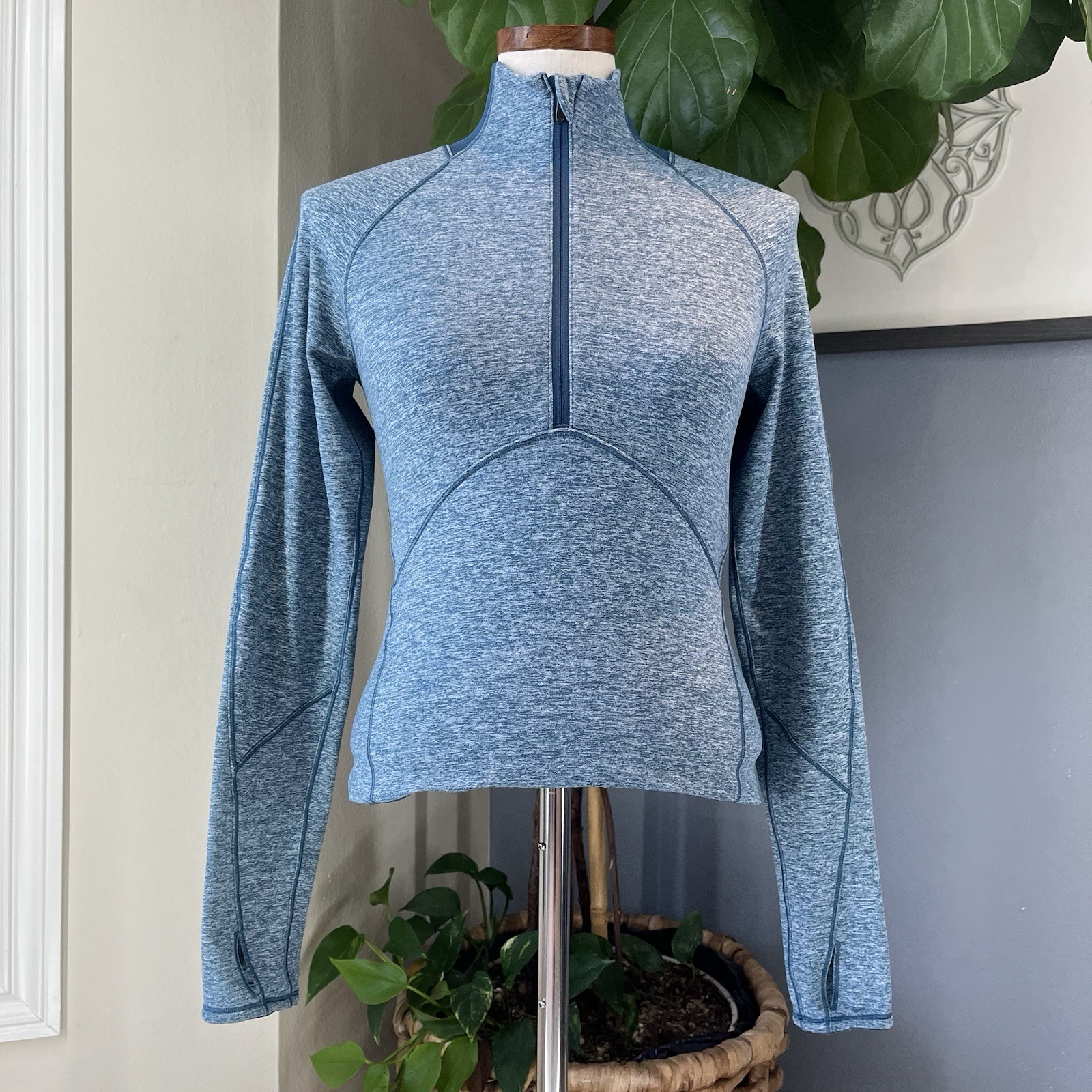 Lululemon Always Alert 1/2 Zip Women’s Size 4 Heathered Petrol Blue Thumbholes