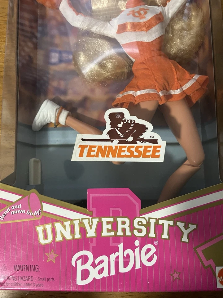 Muñeca animadora Barbie University Tennessee 1997 Mattel NUEVA venta inmobiliaria vintage Foto 4 de 4