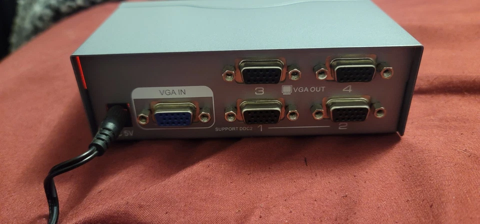 DTECH 4 PORT 1 to 4 VGA DUPLICATEOR - Image 2 of 4