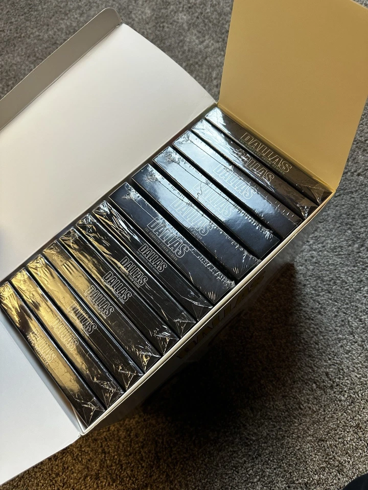 Dallas: The Complete DVD Collection All 14 Seasons & 3 Movies (DVD Set) Foto 2 de 2