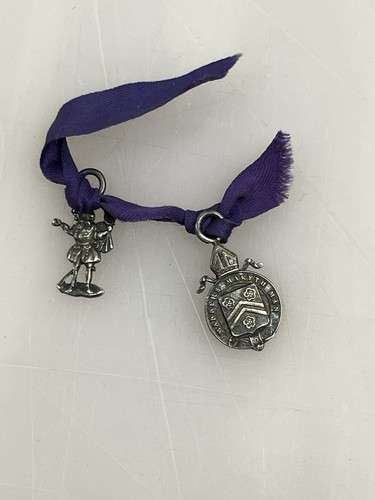 Original ww1 British Manned Market Man Charm Royal Crest Kinsman Ribbon Medal