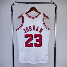 MICHAEL JORDAN #23 1997 YOUTH Medium CHICAGO BULLS JERSEY BASKETBALL - NEW