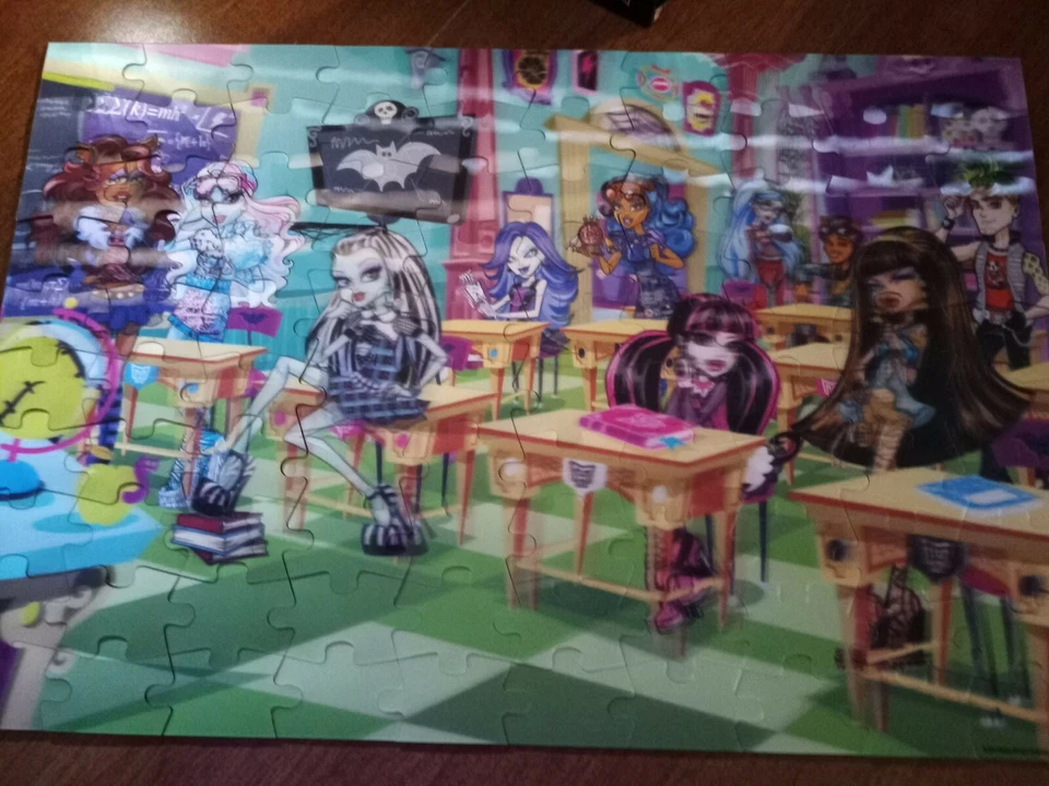 Quebra-cabeça lenticular Monster High Super 3D 12x18 100 peças - Imagem 2 de 4