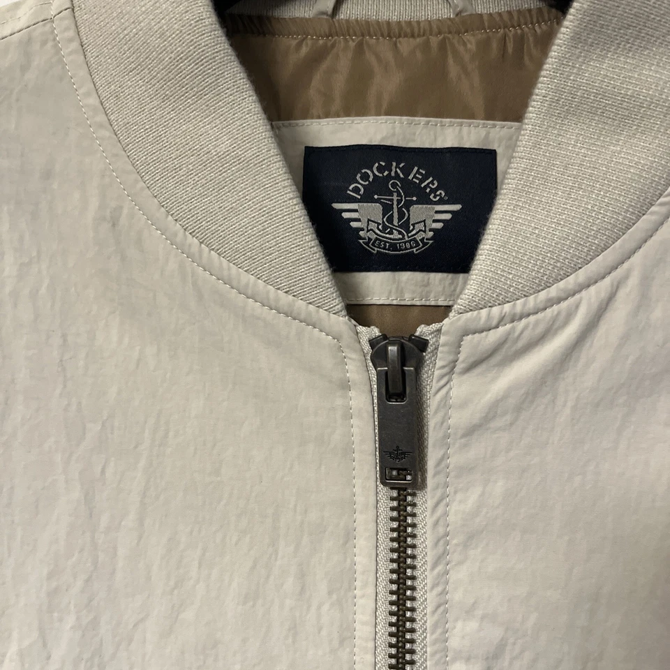 Dockers Bomber Jacket Mens Small Beige Full Zip Nylon Water Resistant New - Image 3 of 4
