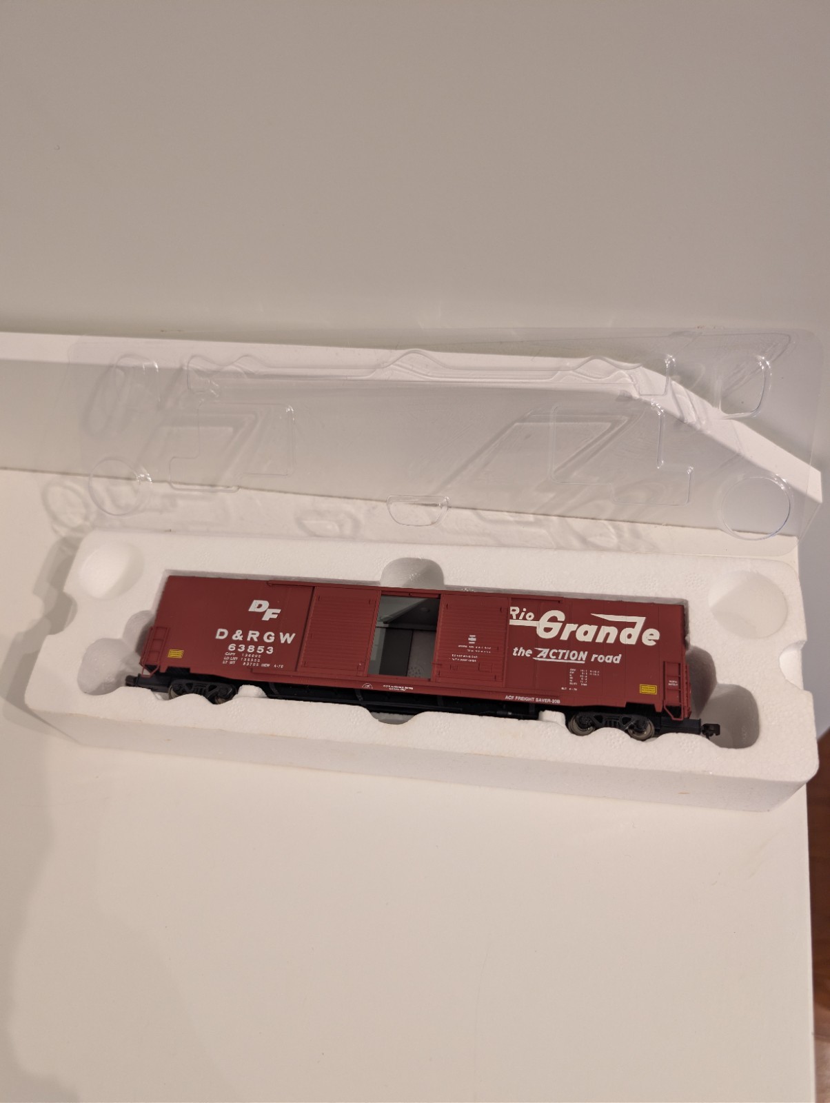 HO Scale InterMountain Railway Company Lot Of 4 Freight Cars W Boxes