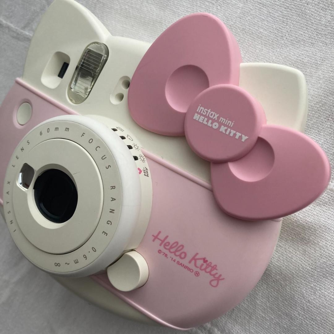 FUJIFILM Instax mini Hello Kitty Instant Camera Pink SANRIO
