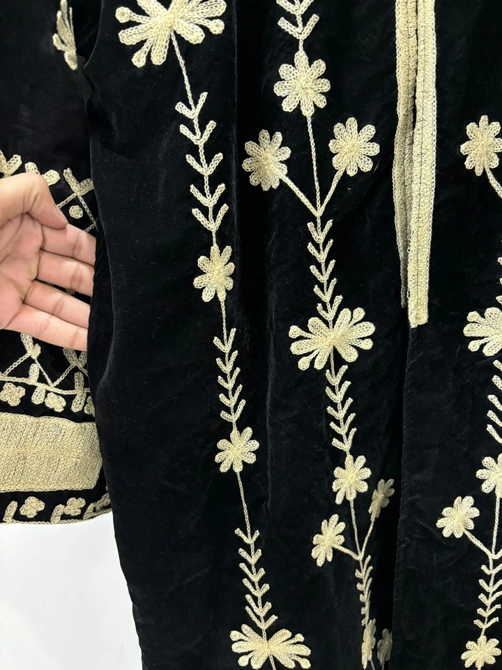 Abrigo Suzani Terciopelo Negro/Chaqueta Bordada Larga/Abrigo Boho Hecho a Mano Mujer Regalo Foto 4 de 4