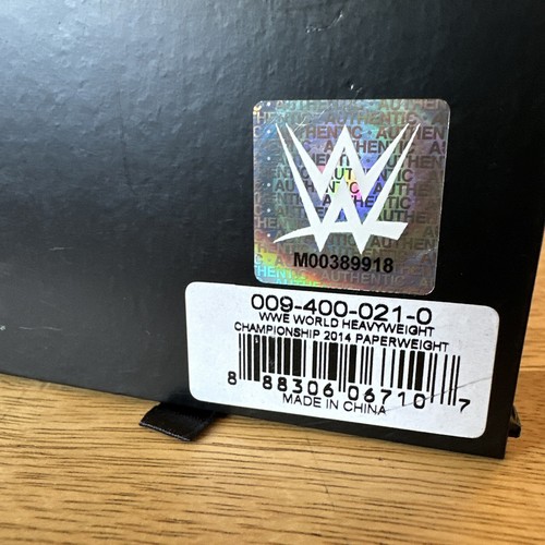 WWE WORLD HEAVYWEIGHT CHAMPIONSHIP 2014 PAPER WEIGHT RARE NEW IN BOX!! - Picture 9 of 11