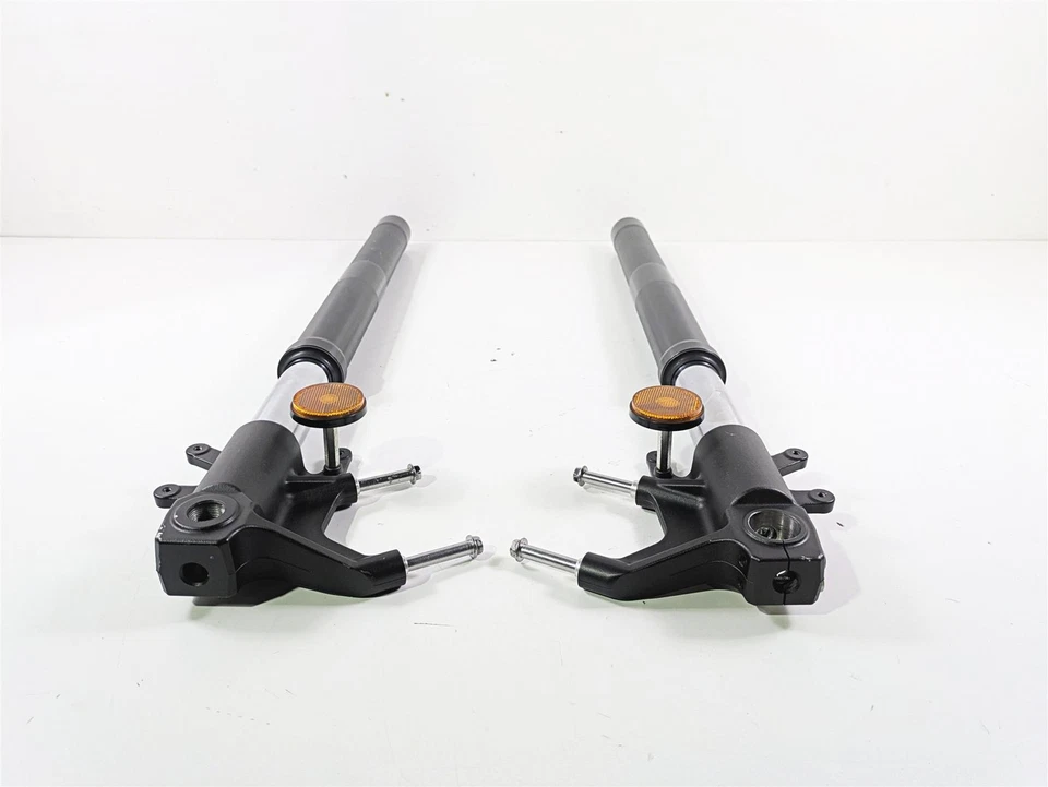 Conjunto de pernas garfos dianteiros 2019 Suzuki M109R VZR1800 Boulevard 51103-48G30 51103-48G31 - Imagem 3 de 4