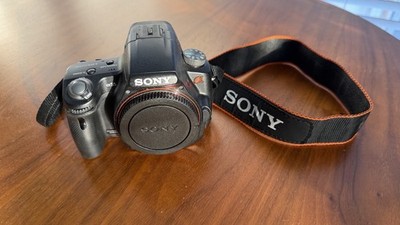 Sony Alpha SLT-A55V Digital SLR Camera Kit 16.2MP 18-55mm Lens Black Full HD
