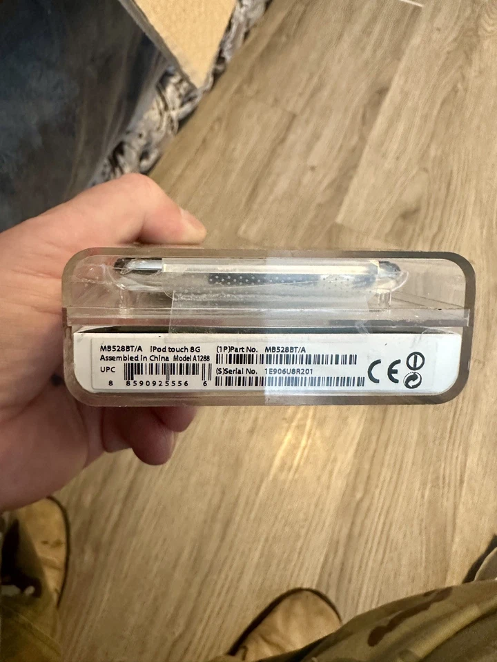 Apple iPod Touch 2nd Generation 8 GB Brand New In  Sealed In Box! - Image 3 of 4