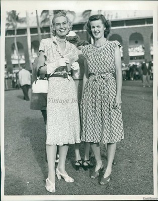 1946 Mmes John Morris Edward Russell At Hialeah Racetrack Fl Event Photo 7x9