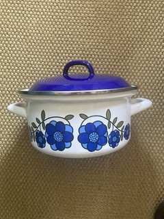 Original 1970’s Enamelled Iron Ware Casserole Dish 20cm diameter Across Top