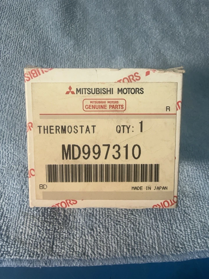 Termostato genuino Mitsubishi MD997310 compatible con 3000GT Stealth Montero Diamante 3,0 L Foto 2 de 3