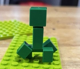 LEGO Minifigure Creeper Minecraft Minifigure min012 Retired Fast Shipping