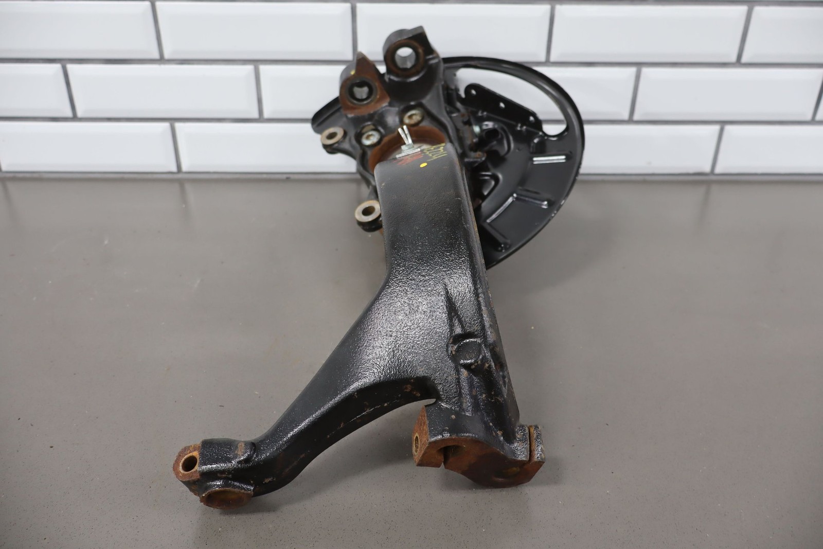 Bentley Continental 2004 Front Right Steering knuckle