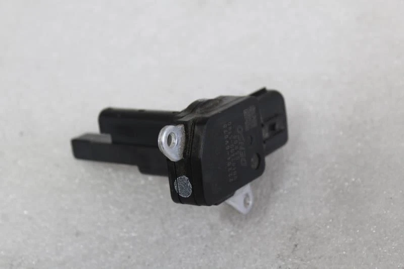 Sensor de flujo de aire másico Lexus GS350 2014 MAF 22204-0V020 Foto 2 de 4