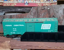 Tyco/Mantova HO Treno 40' vagone box Penn Central fondo metallo 2 gradini MIA ottimo