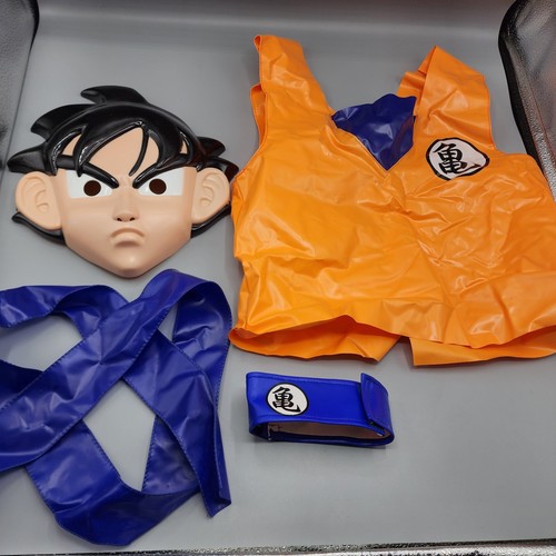 VTG DBZ Dragon Ball Z Goku Mask & Clothing 1999 Bird Studio Toy Quest Plastic